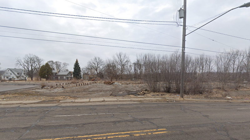 Dads Drive-In (Varsity Drive-In, D&D Drive-In, Stewarts) - 1909 Fenton Rd (newer photo)